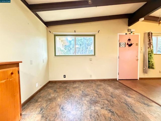 4072 Saint James Dr, El Sobrante, CA 94803
