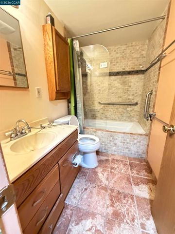 4072 Saint James Dr, El Sobrante, CA 94803