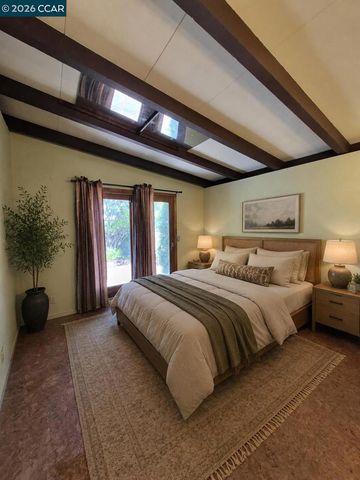 4072 Saint James Dr, El Sobrante, CA 94803