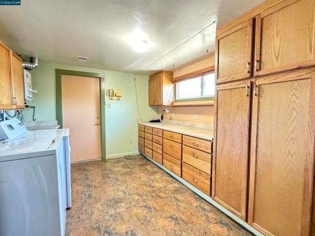 4072 Saint James Dr, El Sobrante, CA 94803