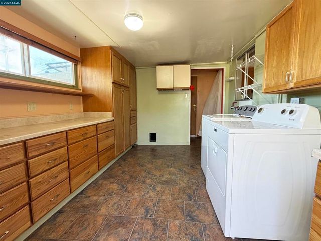 4072 Saint James Dr, El Sobrante, CA 94803