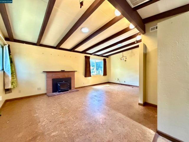 4072 Saint James Dr, El Sobrante, CA 94803