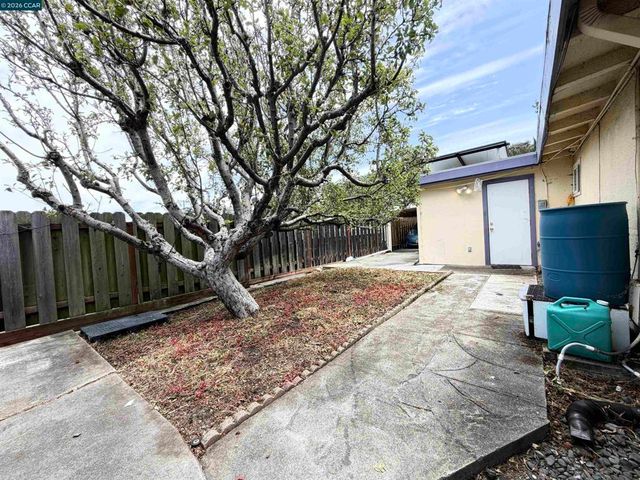 4072 Saint James Dr, El Sobrante, CA 94803