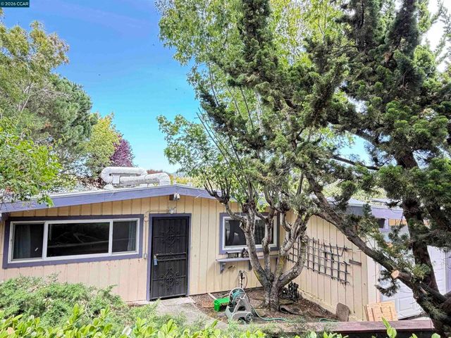 4072 Saint James Dr, El Sobrante, CA 94803
