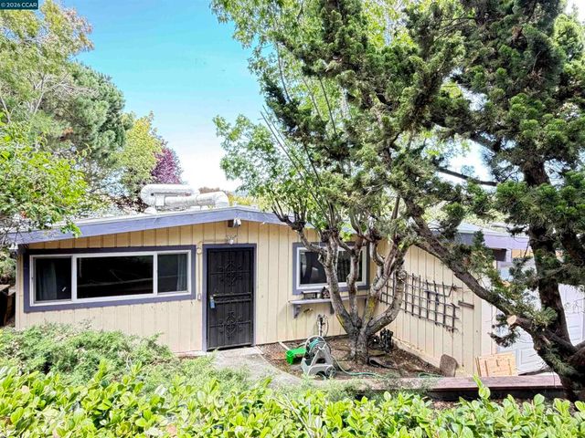 4072 Saint James Dr, El Sobrante, CA 94803