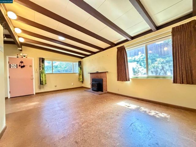 4072 Saint James Dr, El Sobrante, CA 94803