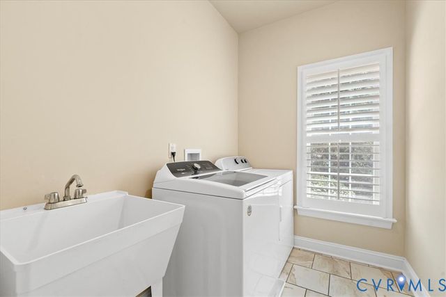 12709 Wyndham West Dr, Glen Allen, VA 23059