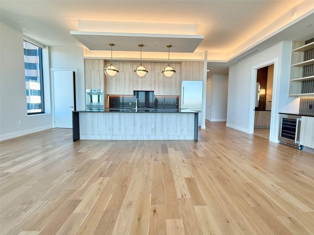 8119 Douglas Avenue 1402, Dallas, TX 75225