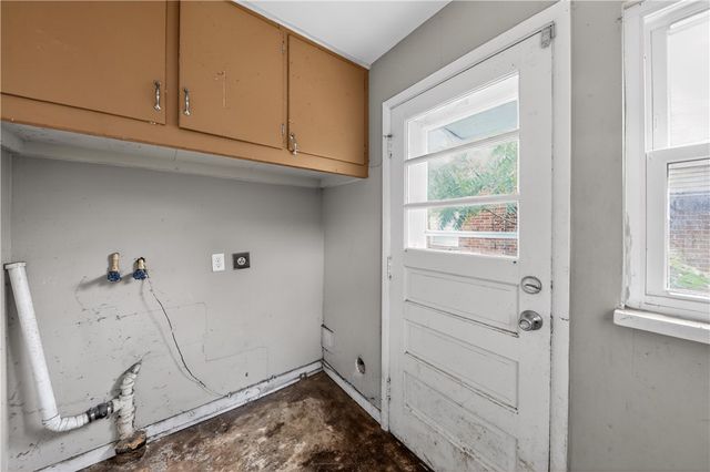 1933 Burroughs Drive, Dayton, OH 45406