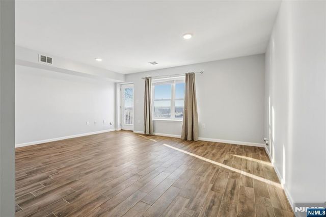 421 Liberty Avenue, Jersey City, NJ 07307