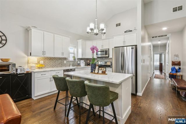 421 Liberty Avenue, Jersey City, NJ 07307