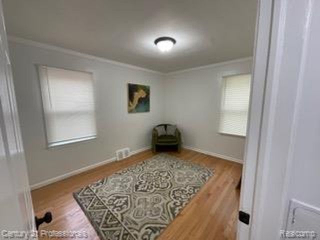 19372 Sunderland Road, Detroit, MI 48219