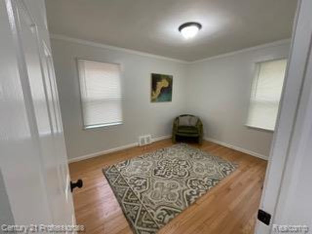 19372 Sunderland Road, Detroit, MI 48219