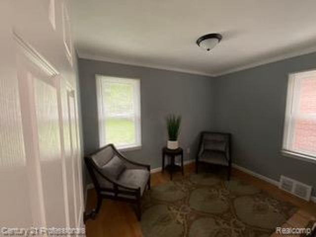 19372 Sunderland Road, Detroit, MI 48219