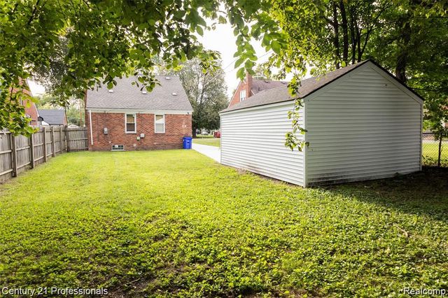 19372 Sunderland Road, Detroit, MI 48219