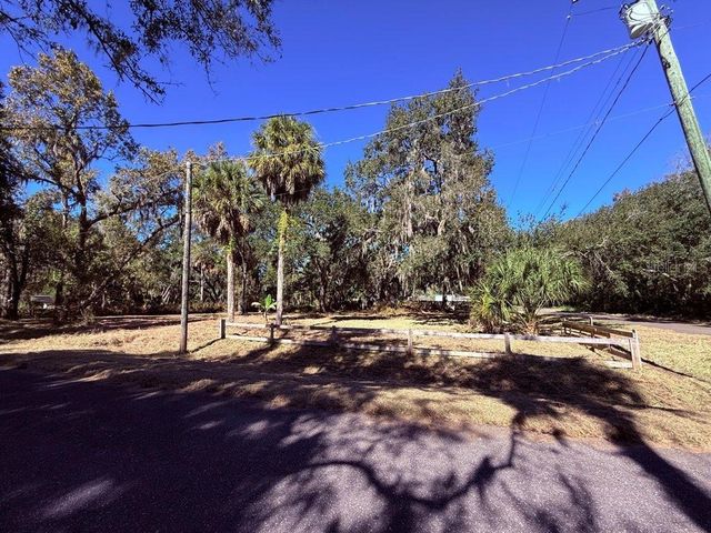 1204 DAVIES ROAD, Brandon, FL 33511