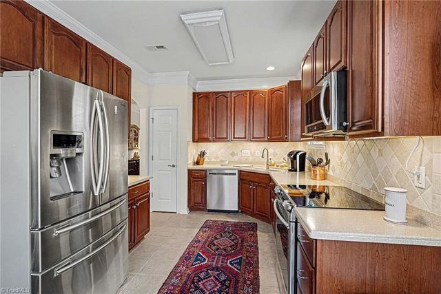 126 Heritage Hill Drive, Jamestown, NC 27282