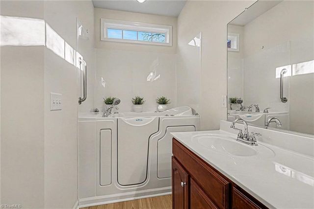 126 Heritage Hill Drive, Jamestown, NC 27282