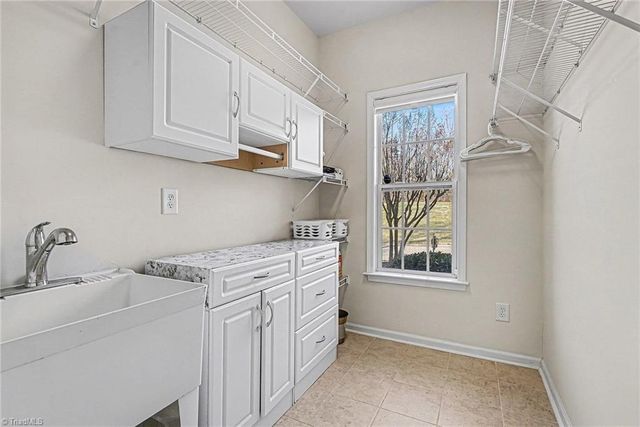 126 Heritage Hill Drive, Jamestown, NC 27282