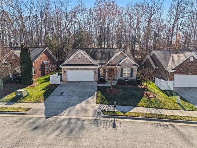 126 Heritage Hill Drive, Jamestown, NC 27282