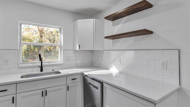 707 E GILCHRIST STREET, Plant City, FL 33563