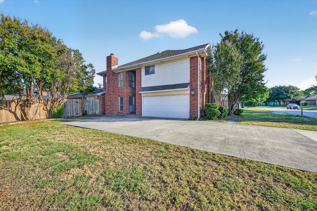 5646 Cancun Drive, North Richland Hills, TX 76180 — photo 2