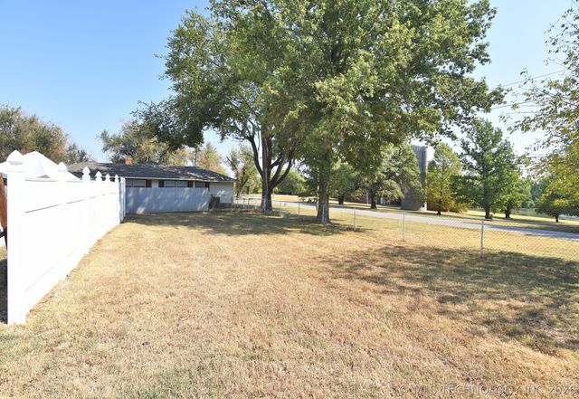 530 S 19th Street, Collinsville, OK 74021