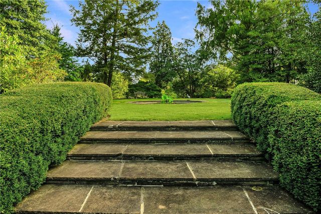 406 Hillside Drive, Sewickley Heights, PA 15143