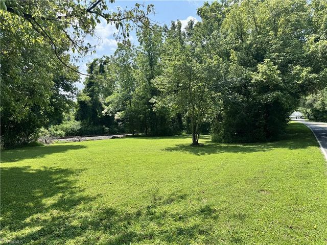 137 Old Rockford Road, Dobson, NC 27017
