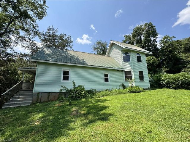 137 Old Rockford Road, Dobson, NC 27017