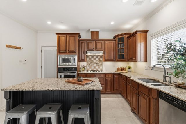 10 POST OAK CV, Eads, TN 38028