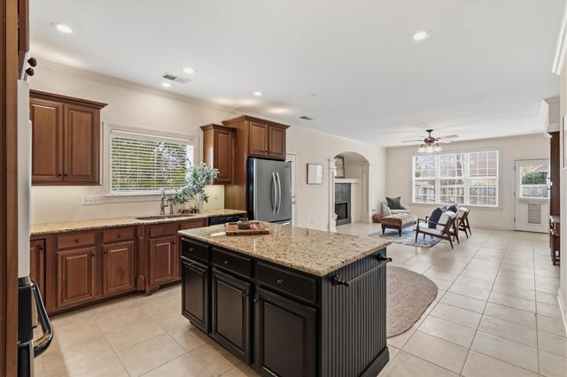 10 POST OAK CV, Eads, TN 38028