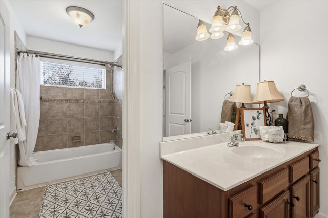 10 POST OAK CV, Eads, TN 38028