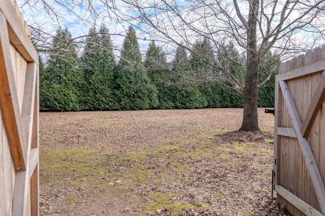 10 POST OAK CV, Eads, TN 38028