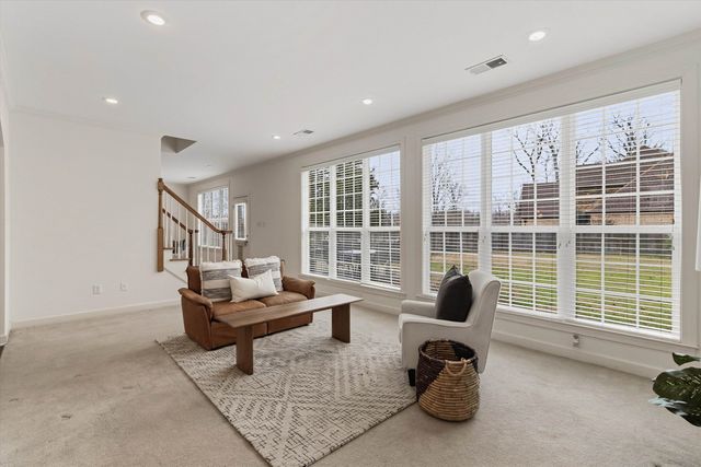 10 POST OAK CV, Eads, TN 38028