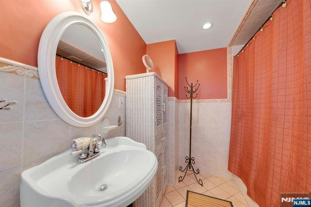 138 Lincoln Avenue, Wood Ridge, NJ 07075