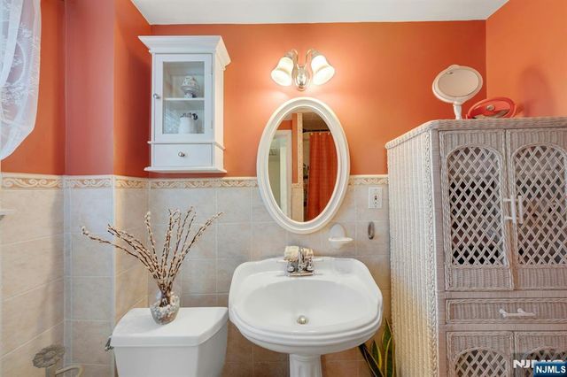 138 Lincoln Avenue, Wood Ridge, NJ 07075