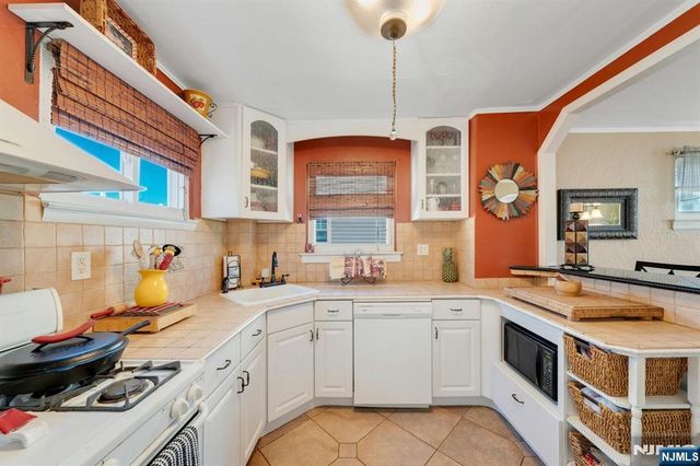 138 Lincoln Avenue, Wood Ridge, NJ 07075