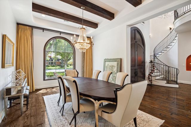 5556 Lynbrook Drive, Houston, TX 77056