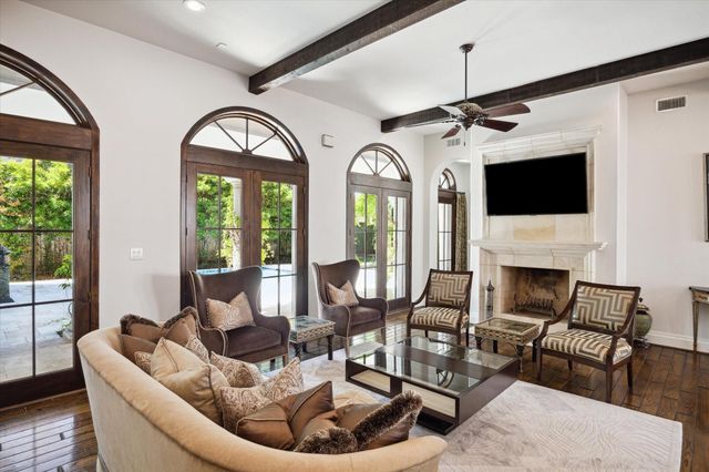 5556 Lynbrook Drive, Houston, TX 77056
