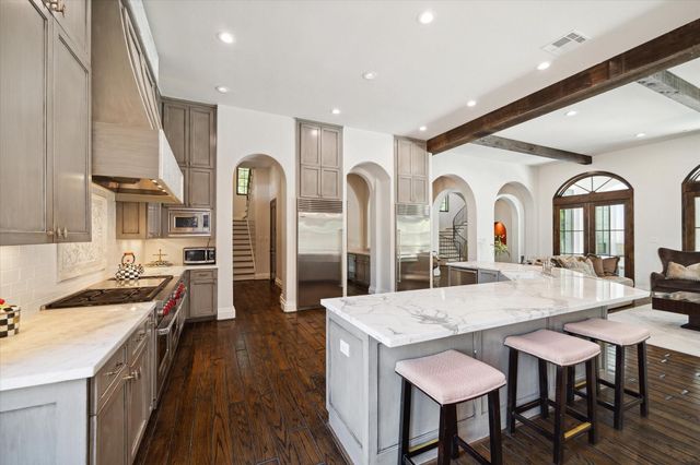 5556 Lynbrook Drive, Houston, TX 77056