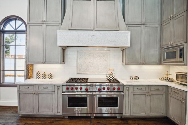 5556 Lynbrook Drive, Houston, TX 77056