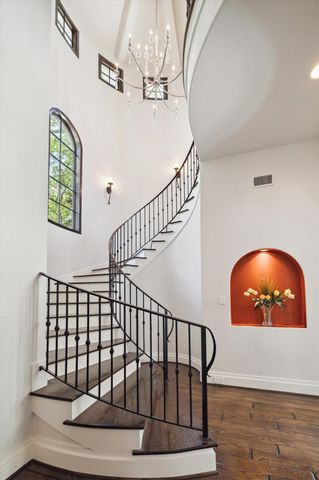 5556 Lynbrook Drive, Houston, TX 77056