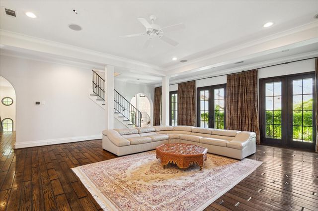 5556 Lynbrook Drive, Houston, TX 77056