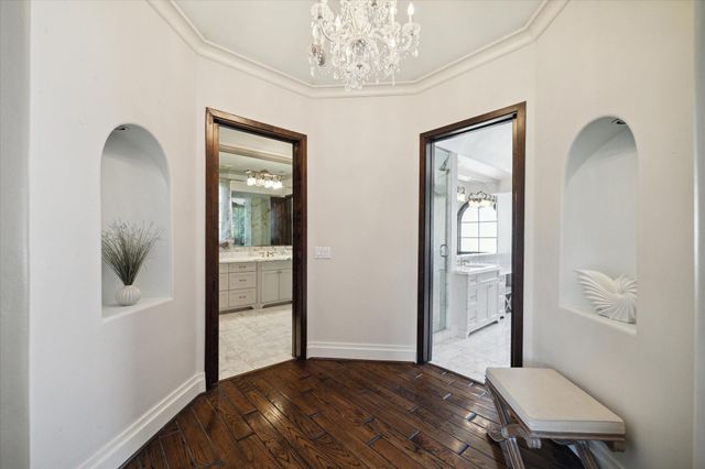 5556 Lynbrook Drive, Houston, TX 77056