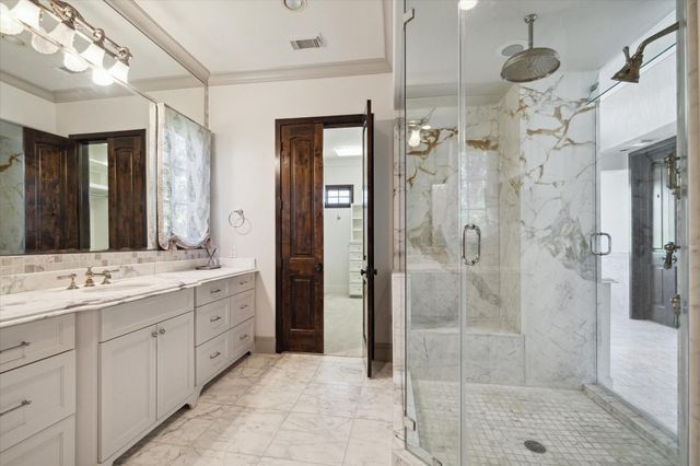 5556 Lynbrook Drive, Houston, TX 77056