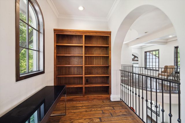 5556 Lynbrook Drive, Houston, TX 77056