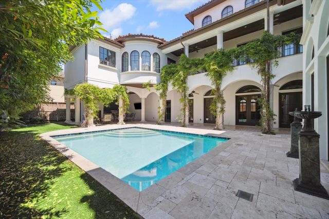 5556 Lynbrook Drive, Houston, TX 77056