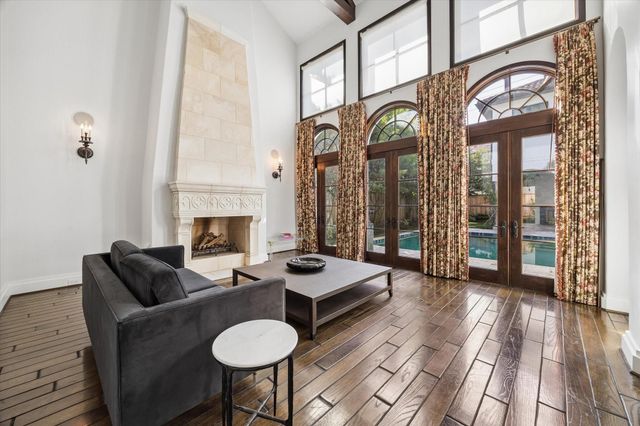 5556 Lynbrook Drive, Houston, TX 77056