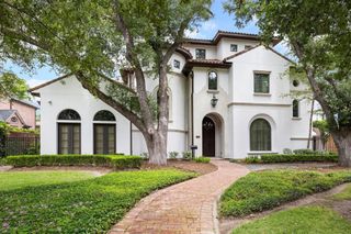 5556 Lynbrook Drive, Houston, TX 77056